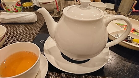 横浜ベイシェラトンホテル　彩龍　ウーロン茶