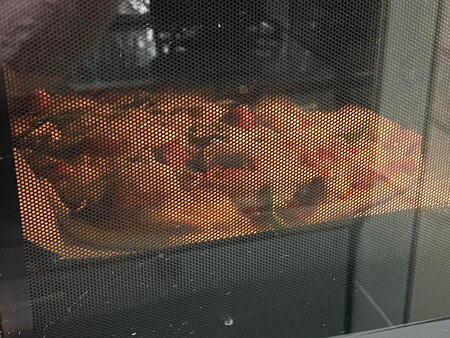 ピザをオーブンで焼く