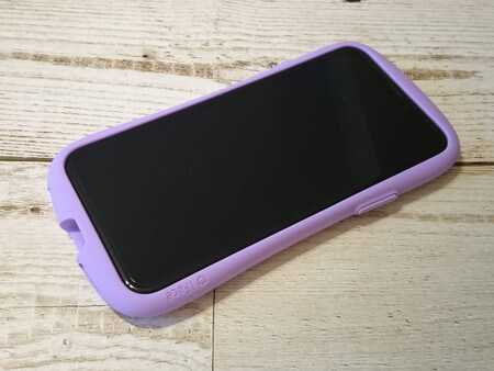 iface First Class Pastel をスマホに装着